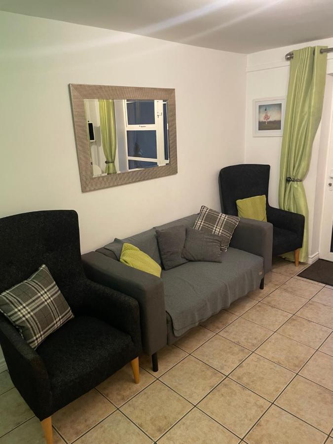 Apartment Ground Floor Deluxe Seaside With Patio & Private Entrance, Marine Court