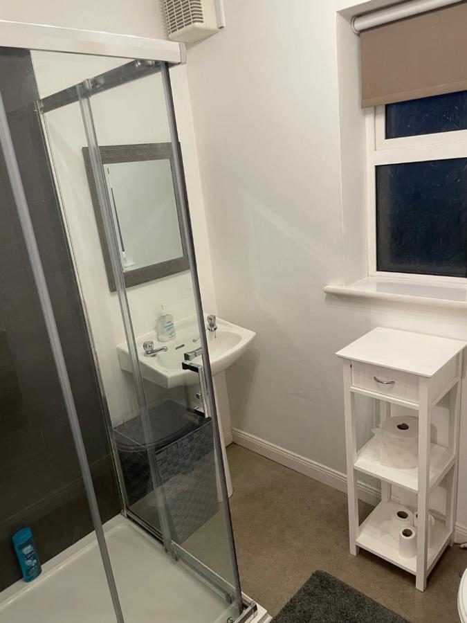 Apartment Ground Floor Deluxe Seaside With Patio & Private Entrance, Marine Court